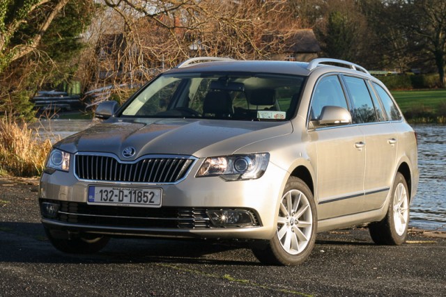 Car Reviews | Skoda Superb Combi 4x4 | CompleteCar.ie