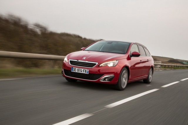 Car Reviews | Peugeot 308 SW | CompleteCar.ie