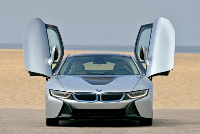 Car Reviews | BMW i8 | CompleteCar.ie