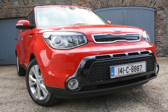 Car Reviews | Kia Soul | CompleteCar.ie