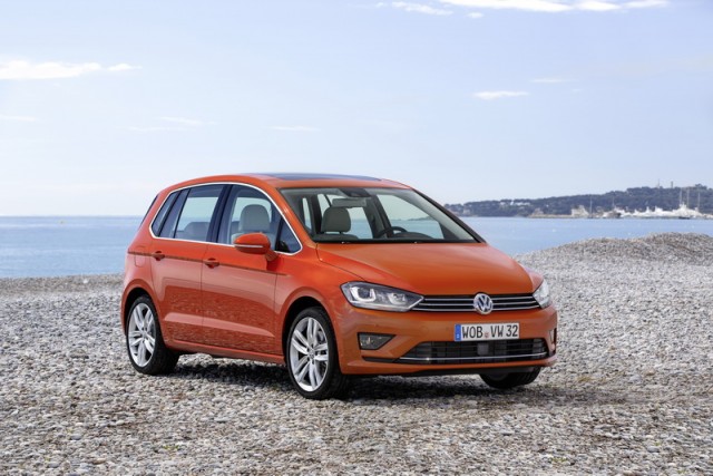 Car Reviews | Volkswagen Golf SV | CompleteCar.ie