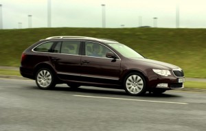Car Reviews | Skoda Superb Combi | CompleteCar.ie