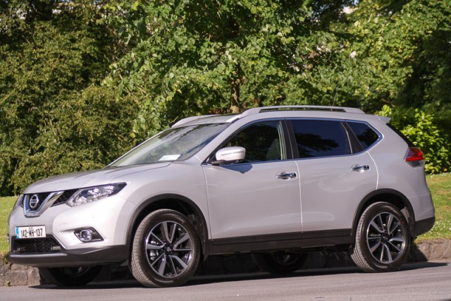 Car Reviews | Nissan X-Trail | CompleteCar.ie