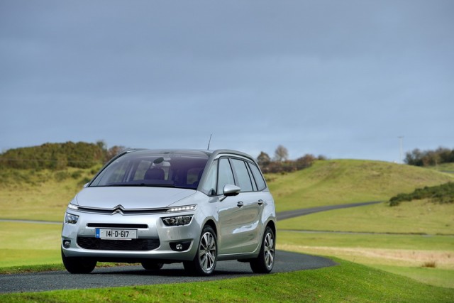 Car Reviews | Citroen C4 Grand Picasso | CompleteCar.ie