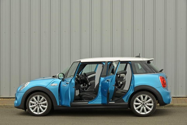 Car Reviews | MINI 5 door Cooper SD | CompleteCar.ie