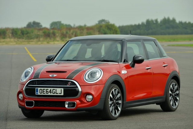 Car Reviews | MINI 5 door Cooper S | CompleteCar.ie