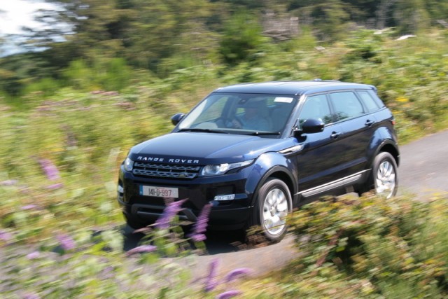 Car Reviews | Range Rover Evoque | CompleteCar.ie