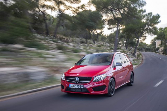 Car Reviews | Mercedes-Benz B 200 CDI | CompleteCar.ie