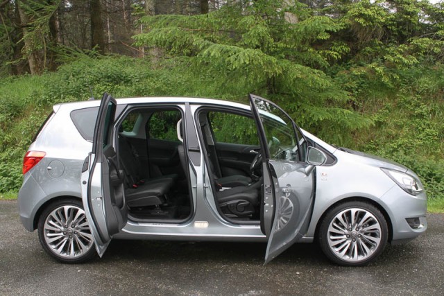 Car Reviews | Opel Meriva 1.6 CDTi | CompleteCar.ie