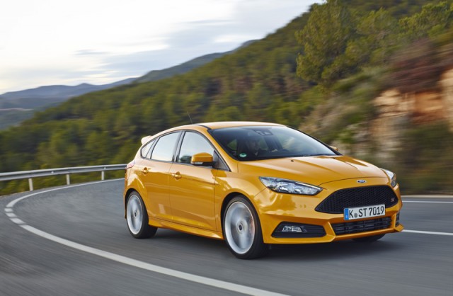 Car Reviews | Ford Focus ST TDCi | CompleteCar.ie