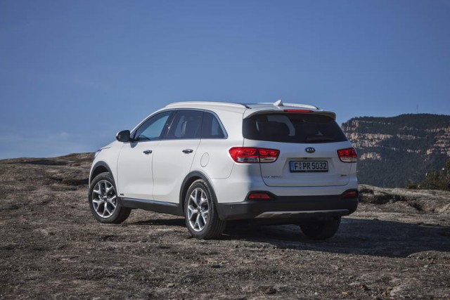 Car Reviews | Kia Sorento | CompleteCar.ie