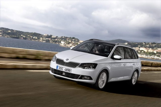 Car Reviews | Skoda Fabia Combi | CompleteCar.ie