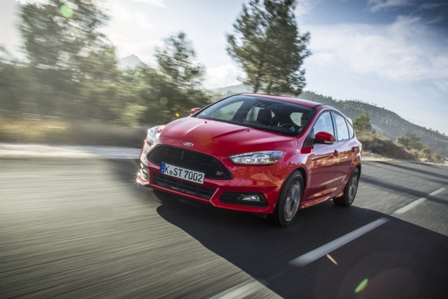Car Reviews | Ford Focus ST | CompleteCar.ie