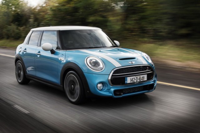 Car Reviews | MINI 5 door Cooper D | CompleteCar.ie