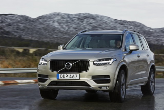 Car Reviews | Volvo XC90 | CompleteCar.ie