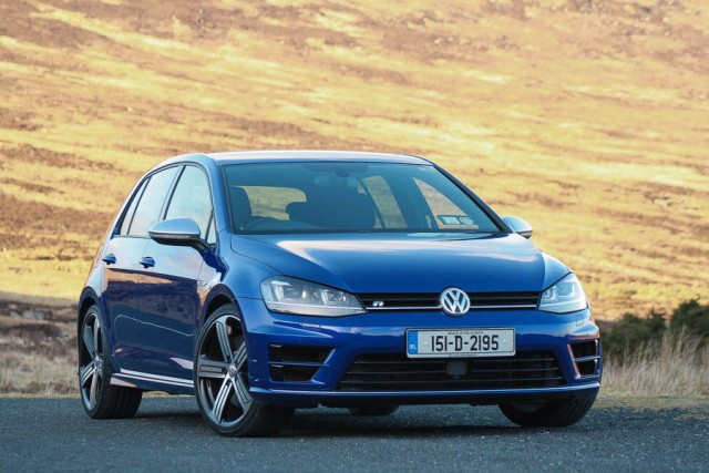 Car Reviews | Volkswagen Golf R: | CompleteCar.ie