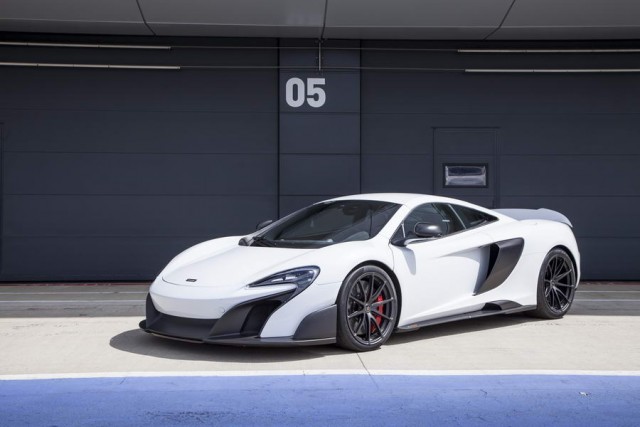 Car Reviews | McLaren 675LT | CompleteCar.ie