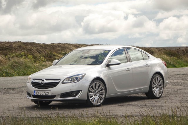 Car Reviews | Opel Insignia | CompleteCar.ie