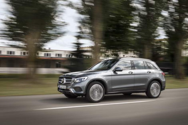 Car Reviews | Mercedes-Benz GLC 220d 4Matic | CompleteCar.ie