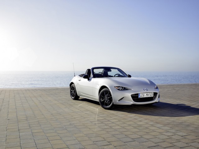 Car Reviews | Mazda MX-5 2.0 | CompleteCar.ie