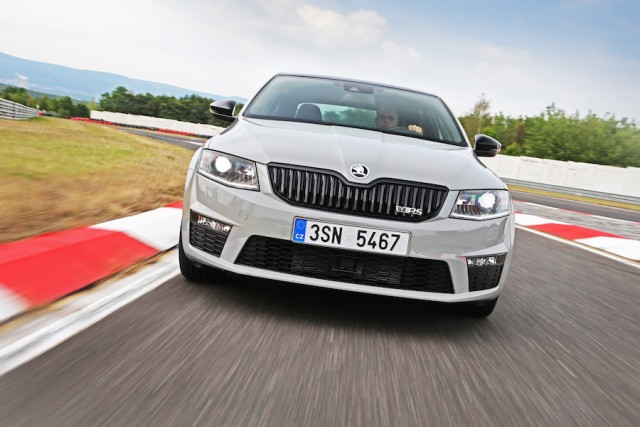 Car Reviews | Skoda Octavia RS 230 | CompleteCar.ie