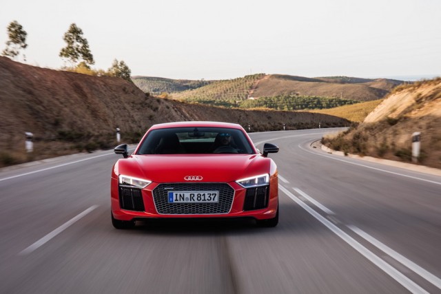 Car Reviews | Audi R8 V10 plus | CompleteCar.ie