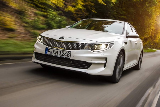 Car Reviews | Kia Optima | CompleteCar.ie