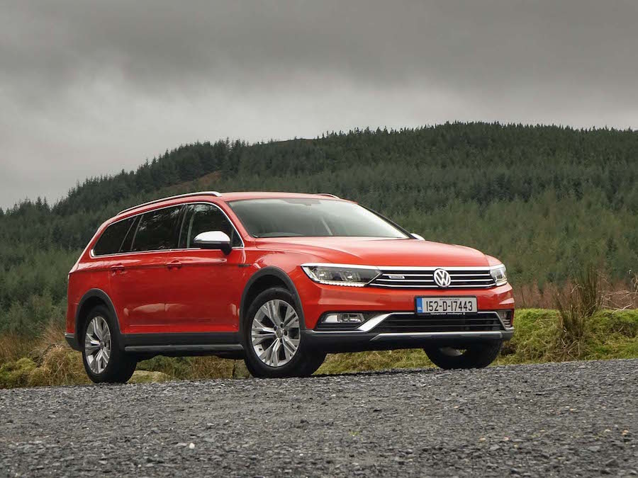 Car Reviews | Volkswagen Passat Estate | CompleteCar.ie