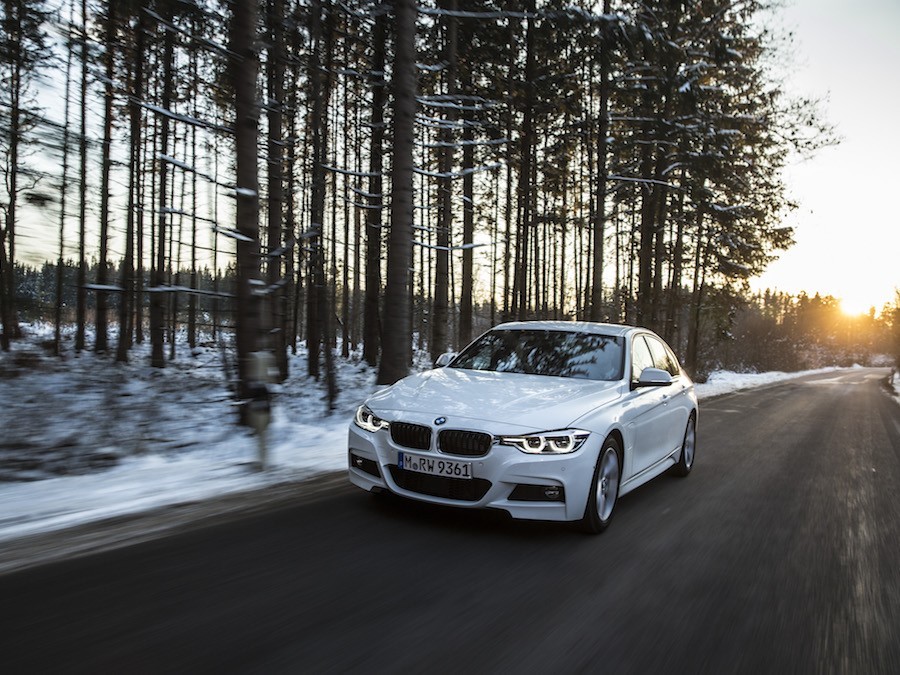 Car Reviews | BMW 330e Saloon | CompleteCar.ie