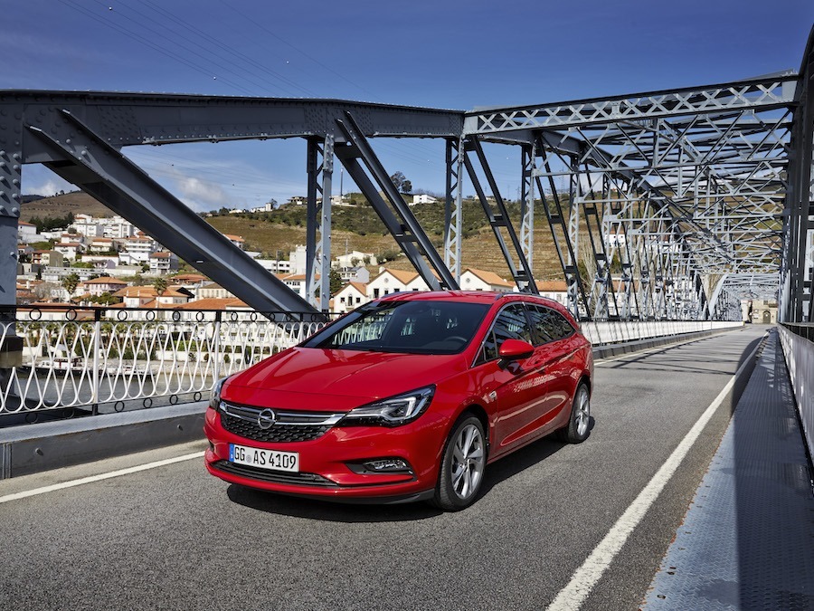 Car Reviews | Opel Astra Sports Tourer | CompleteCar.ie