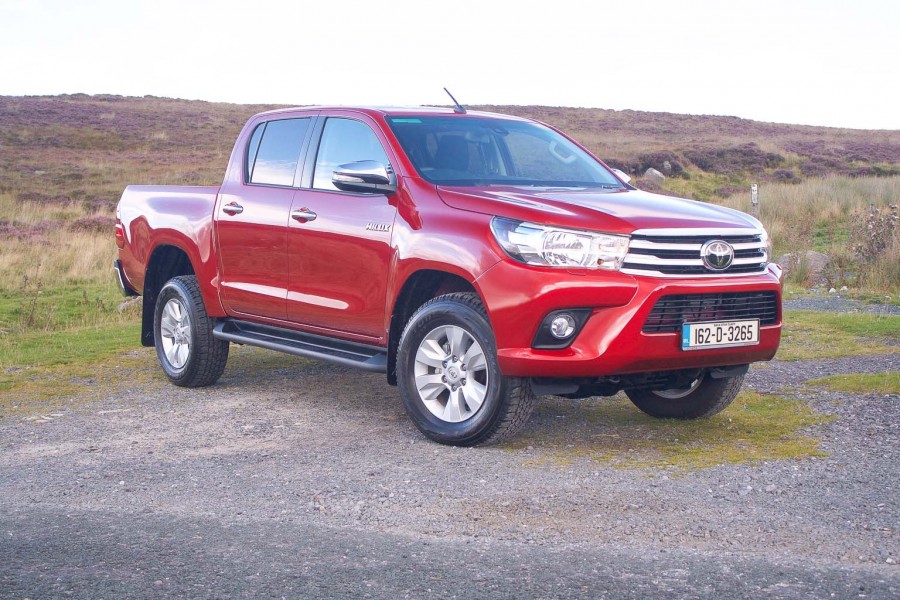 Car Reviews | Toyota Hilux | CompleteCar.ie