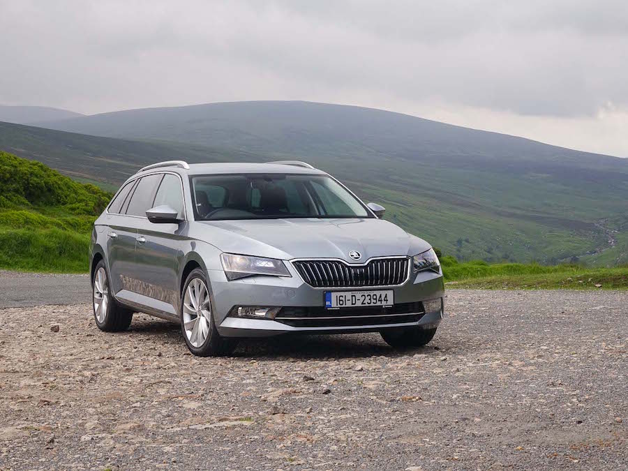 Car Reviews | Skoda Superb Combi | CompleteCar.ie