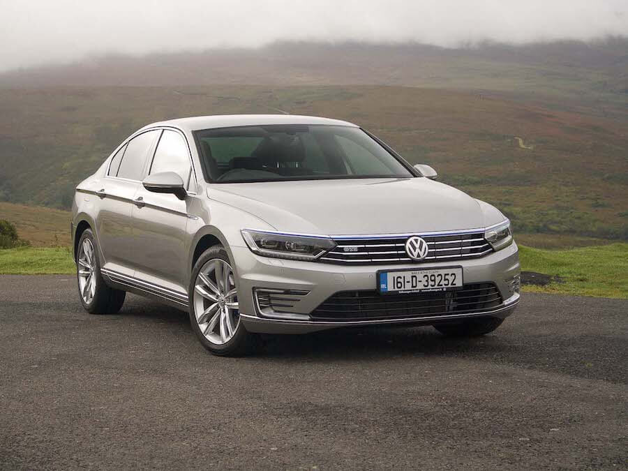 Car Reviews | Volkswagen Passat GTE | CompleteCar.ie