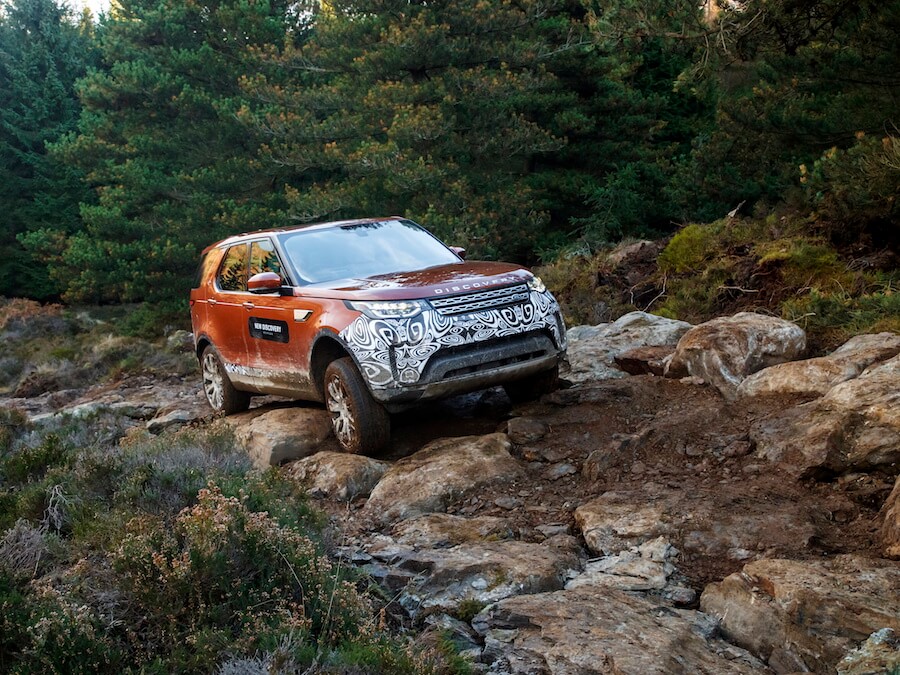 Car Reviews | Land Rover Discovery | CompleteCar.ie