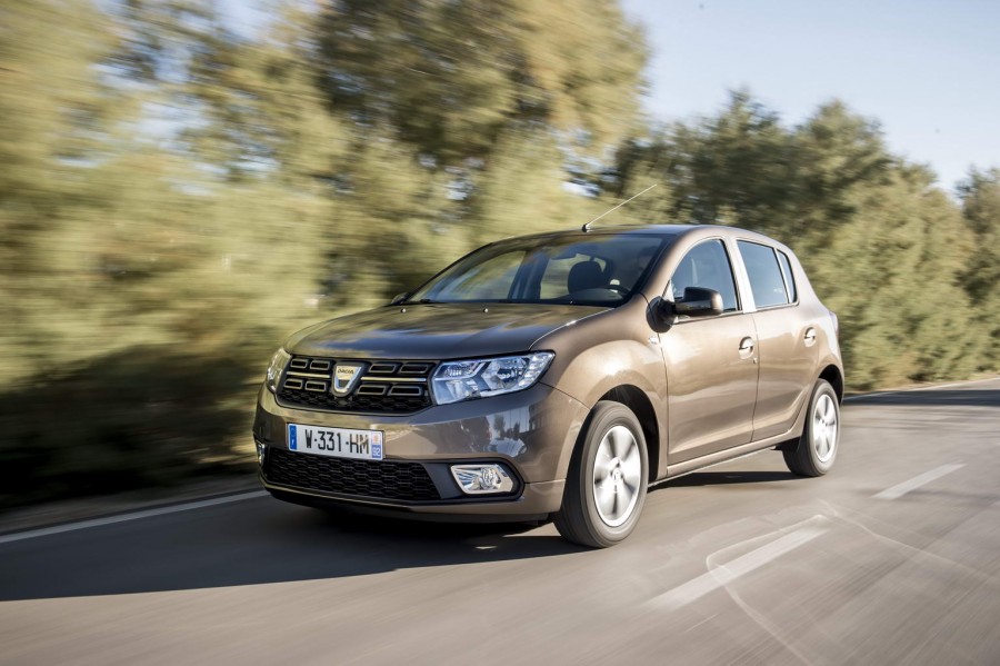 Car Reviews | Dacia Sandero 1.0 SCe | CompleteCar.ie