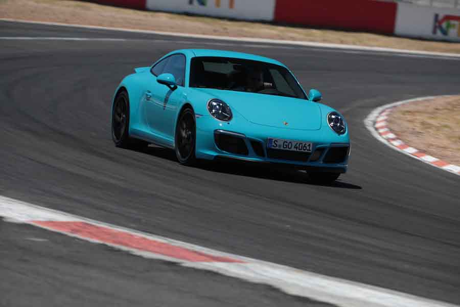 Car Reviews | Porsche 911 GTS | CompleteCar.ie