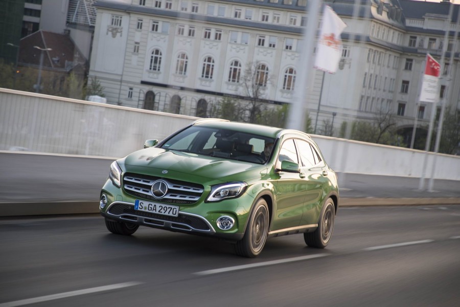 Car Reviews | Mercedes-Benz GLA 220 d | CompleteCar.ie