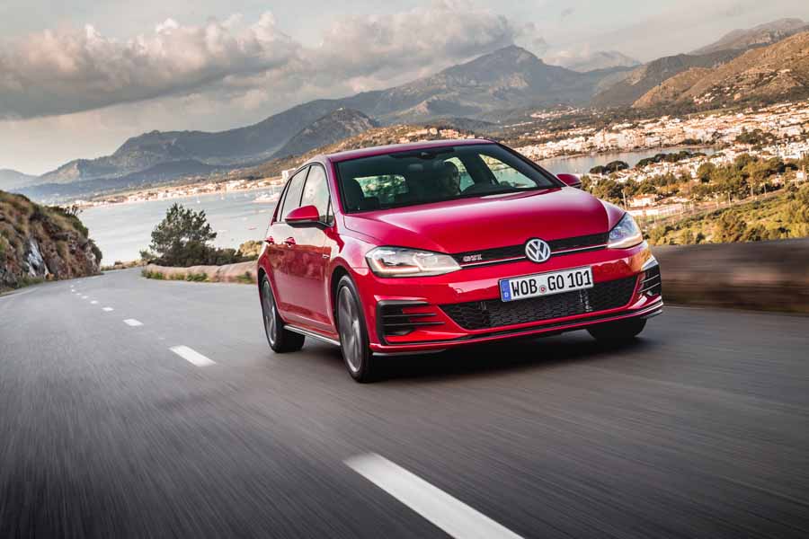 Car Reviews | Volkswagen Golf GTI | CompleteCar.ie