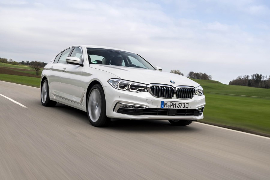 Car Reviews | BMW 530e iPerformance hybrid | CompleteCar.ie