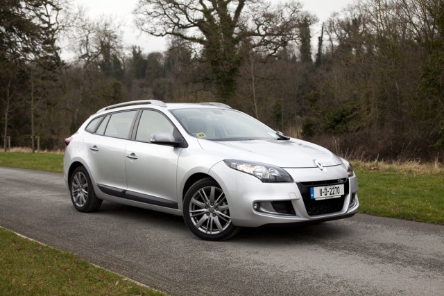 Car Reviews | Renault Grand Megane | CompleteCar.ie