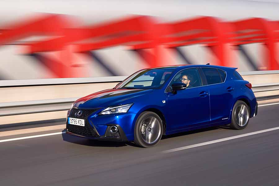 Car Reviews | Lexus CT 200h | CompleteCar.ie