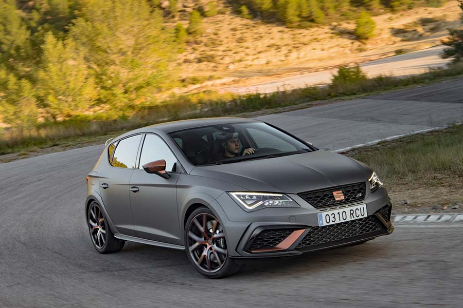 Car Reviews | SEAT Leon Cupra R | CompleteCar.ie