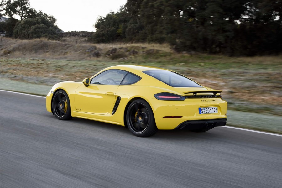 Car Reviews | Porsche 718 Cayman GTS | CompleteCar.ie