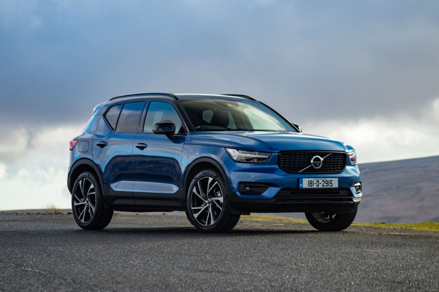Car Reviews | Volvo XC40 D4 AWD R-Design | CompleteCar.ie