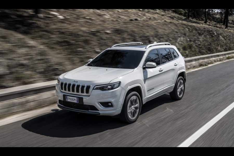 Car Reviews | Jeep Cherokee 2.2 AWD diesel | CompleteCar.ie