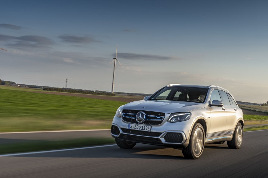 Car Reviews | Mercedes-Benz GLC F-Cell (2019) | CompleteCar.ie