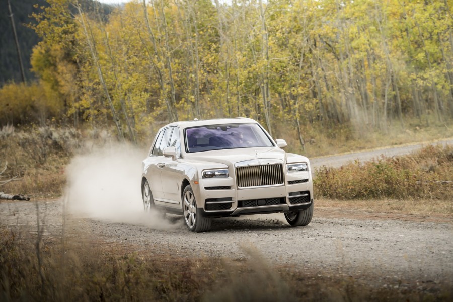 Car Reviews | Rolls-Royce Cullinan | CompleteCar.ie