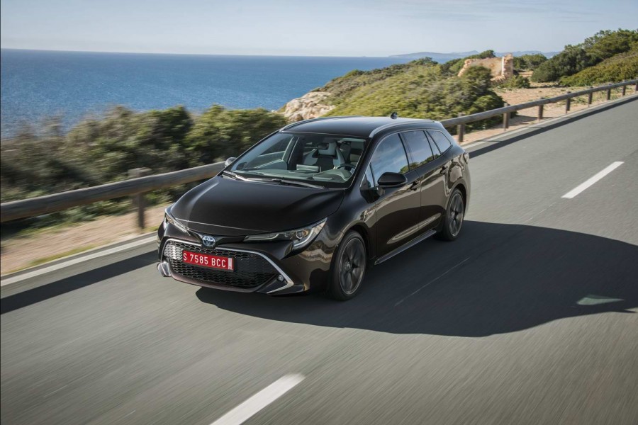 Car Reviews | Toyota Corolla Touring Sports | CompleteCar.ie