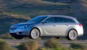 Car Reviews | Opel Insignia Sports Tourer 4x4 | CompleteCar.ie
