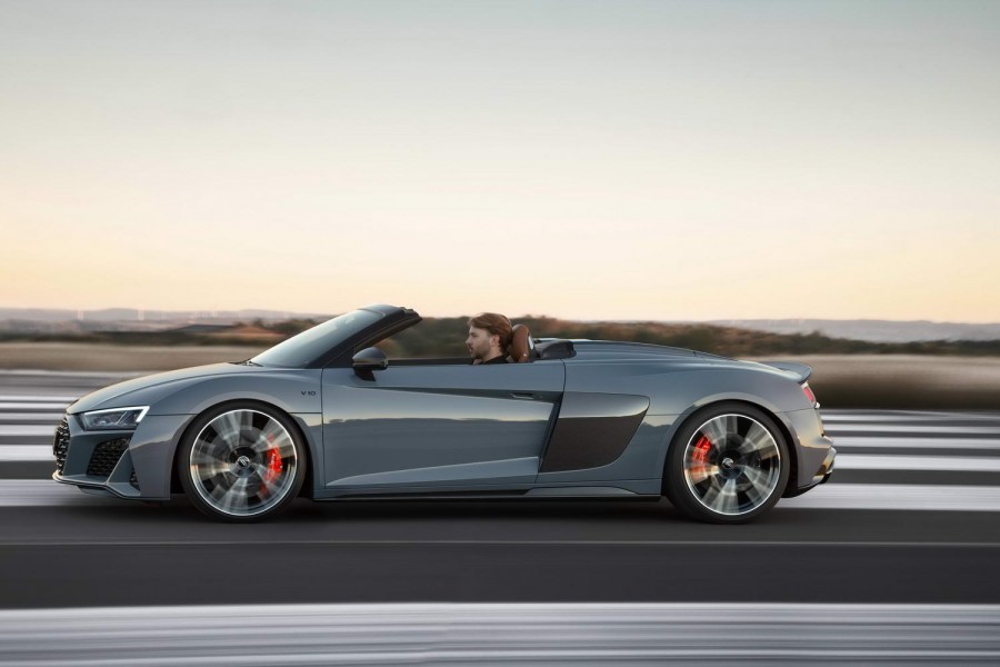Car Reviews | Audi R8 V10 Performance Spyder (2019) | CompleteCar.ie